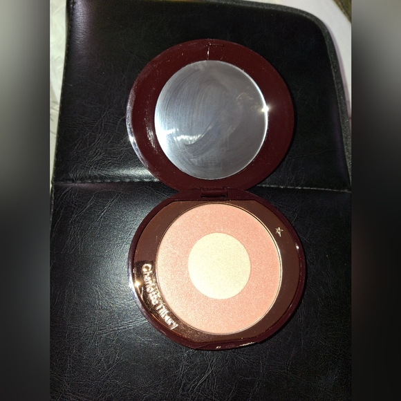 Charlotte Tilbury CHEEK TO CHIC PILLOW TALK ORIGINAL blush - Picture 4 of 5